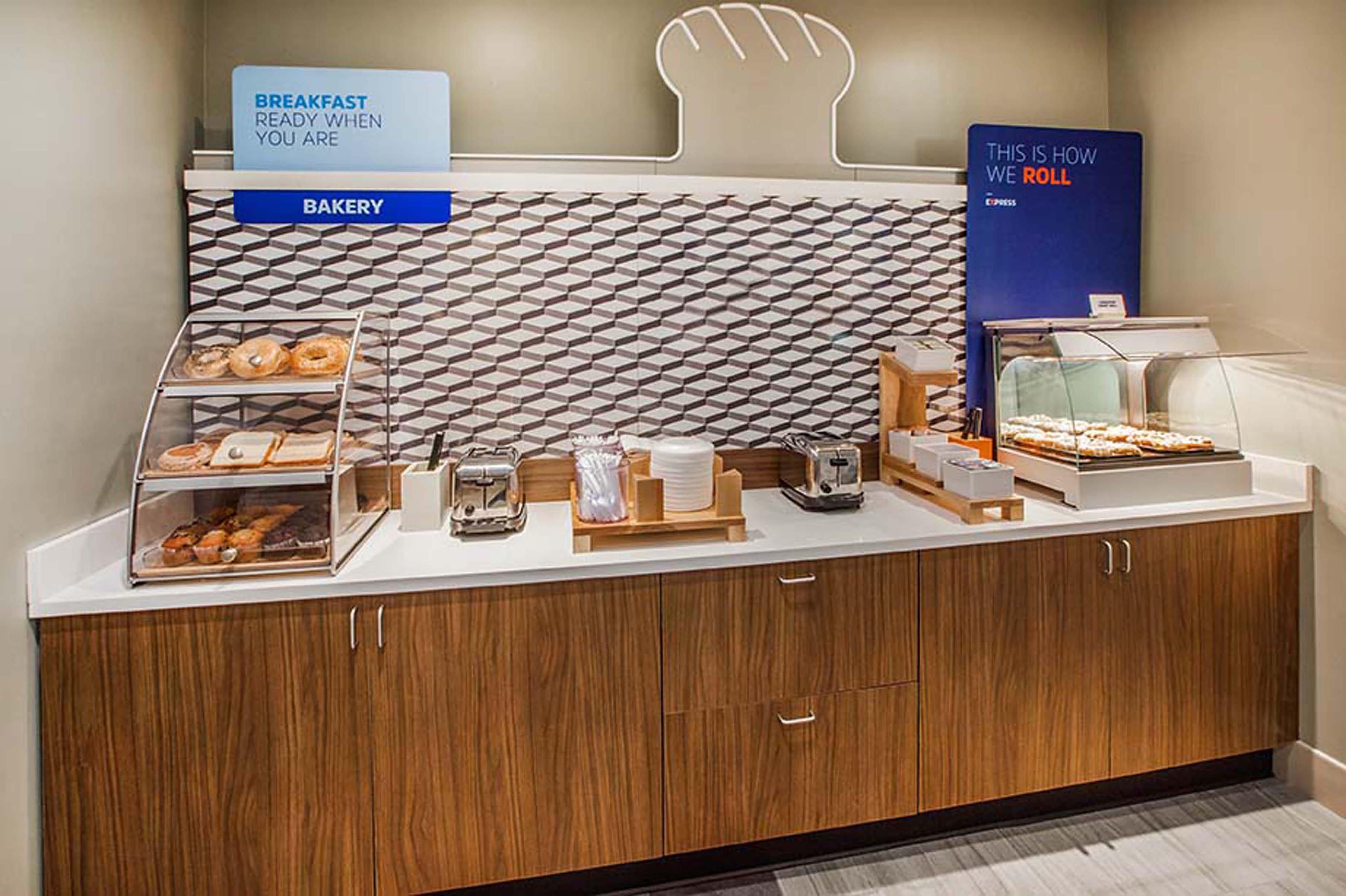 Holiday Inn Express Hotel & Suites Huntsville West - Research Park By Ihg Extérieur photo